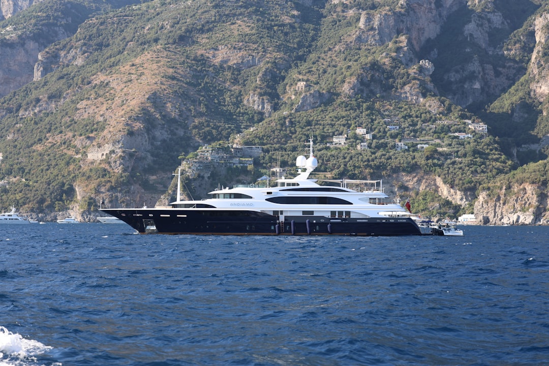 gallery-04 a-large-boat-in-the-middle-of-a-body-of-water-3wgm60nhrem